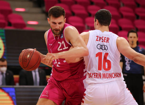 场比赛的走 场比赛的走