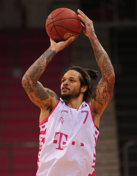 对抗中保持 对抗中保持