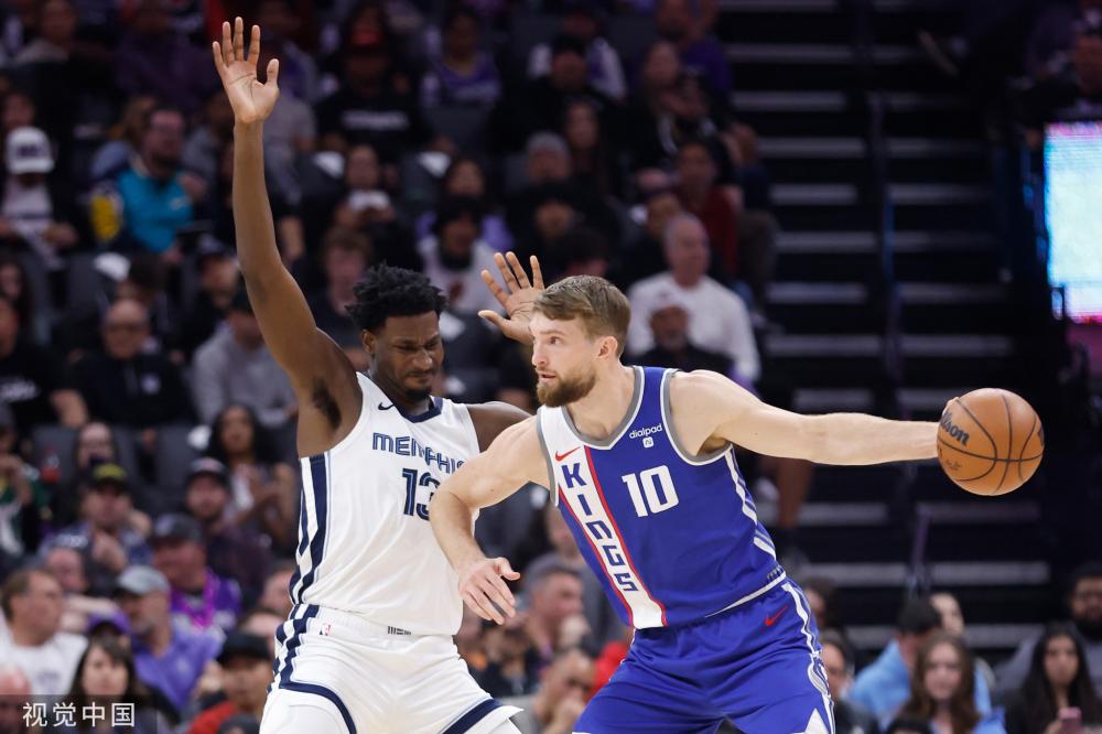 据绝对优势 据绝对优势